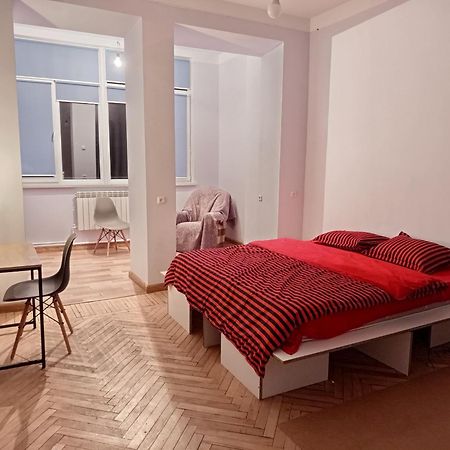 Living Spaces - Guesthouse 耶烈万 外观 照片